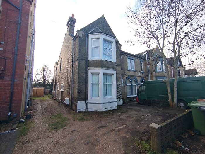 2 Bedroom Maisonette To Rent In Thorpe Road, Peterborough, Cambridgeshire, PE3