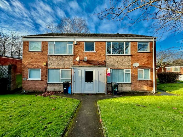 2 Bedroom Apartment To Rent In Apperley Way, Halesowen, B63