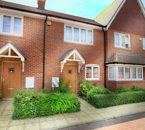 2 Bedroom Property To Rent In Chambers Way, Wokingham, RG40
