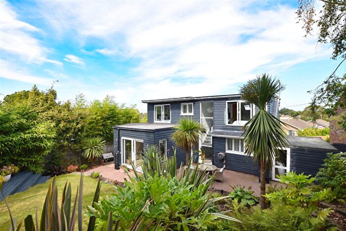 3 Bedroom Property For Sale In Waites Lane, Fairlight, TN35