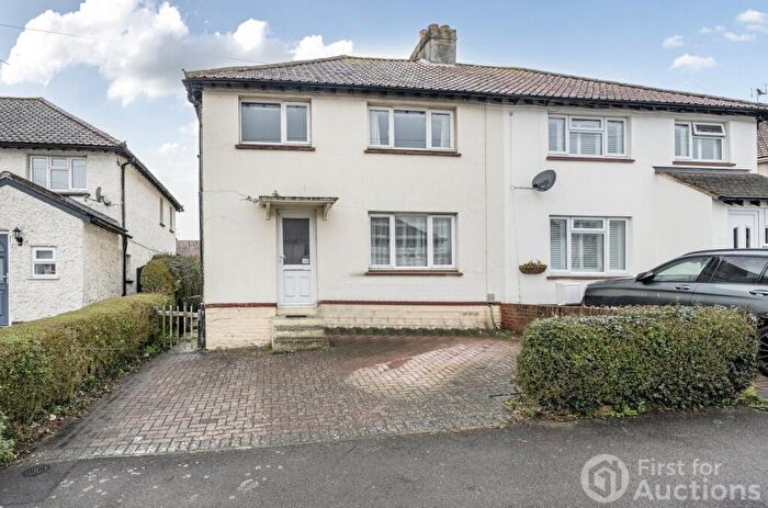 3 Bedroom Semi Detached House For Sale In Chesterfield Road, Basingstoke, Hampshire, RG21