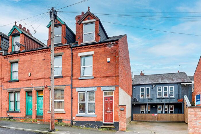 3 Bedroom End Terrace House For Sale In Exeter Road, Nottingham, NG7