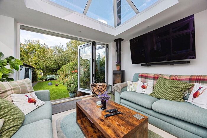 3 Bedroom End Terrace House For Sale In Old Epsom Road, Guildford, Surrey, GU4