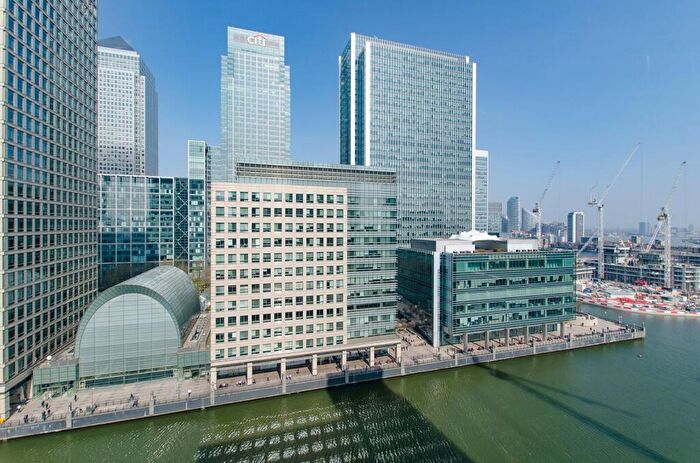 2 Bedroom Flat To Rent In Discovery Dock Apartments, Canary Wharf, London, E14