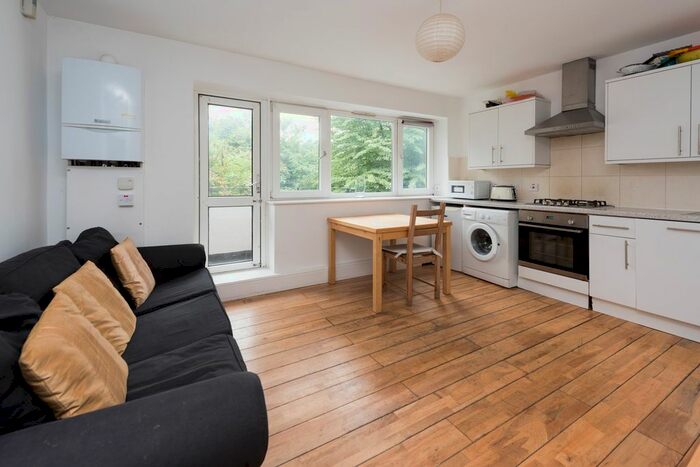 4 Bedroom Flat To Rent In Amory House, Carnegie Street, Islington, N1