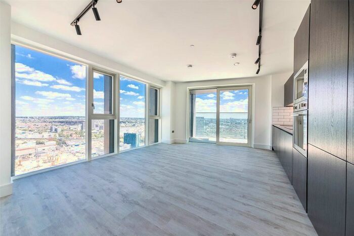 2 Bedroom Flat To Rent In Portal Way, London, W3