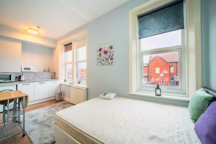 Studio To Rent In *Studio Flat, Inc Bills* Chillingham Road, NE6