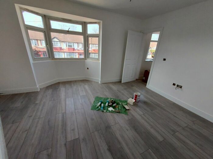 2 Bedroom Flat To Rent In Richmond Crescent, London, N9