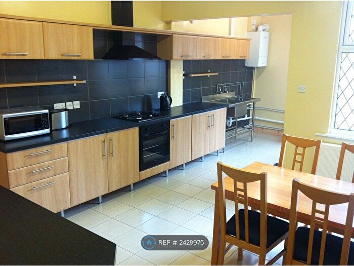 3 Bedroom Terraced House To Rent In City Road, Sheffield, S2