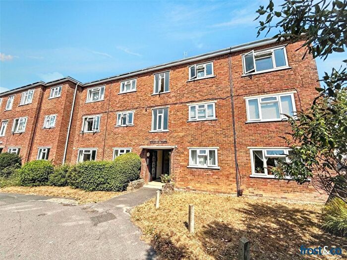 2 Bedroom Flat For Sale In Bournemouth Road, Lower Parkstone, Poole, Dorset, BH14