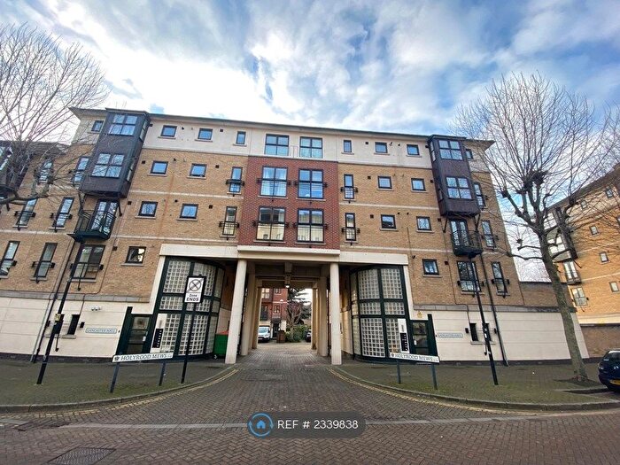 2 Bedroom Flat To Rent In Lancaster Hall, London, E16