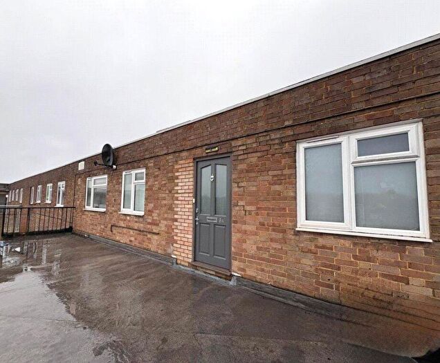 3 Bedroom Flat To Rent In The Parade, Frimley, Camberley, GU16