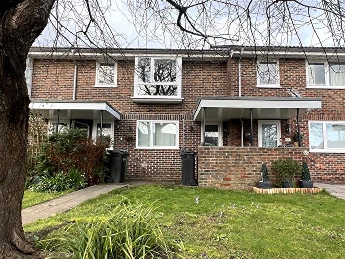 2 Bedroom Flat For Sale In Southlands, Lindisfarne Close, Cosham, Portsmouth, Hampshire, PO6