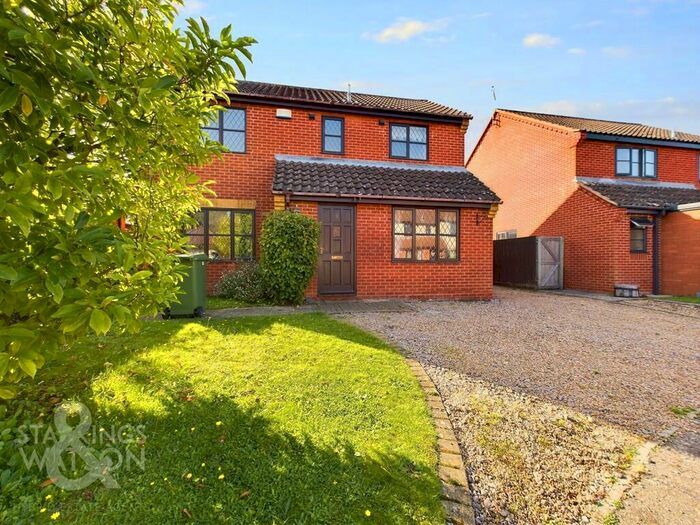 3 Bedroom Detached House For Sale In Poppy Close, Ditchingham, Bungay, NR35