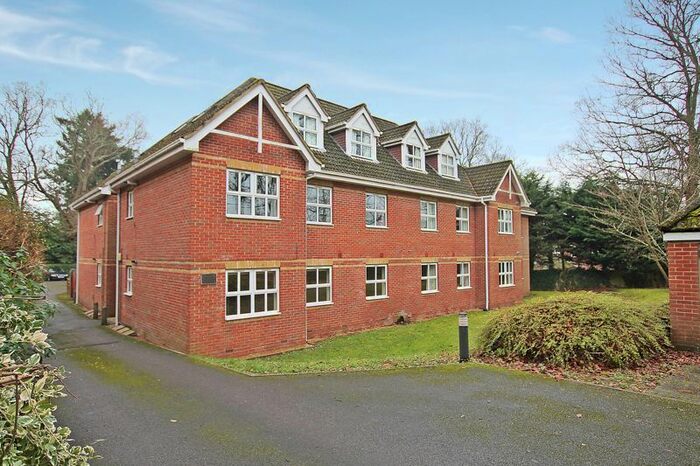 2 Bedroom Flat To Rent In Oaklands House, Hursley Road, Eastleigh, SO53