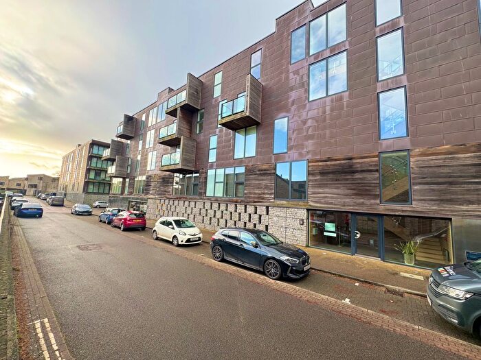 2 Bedroom Flat To Rent In Kingfisher Way, Cambridge, CB2