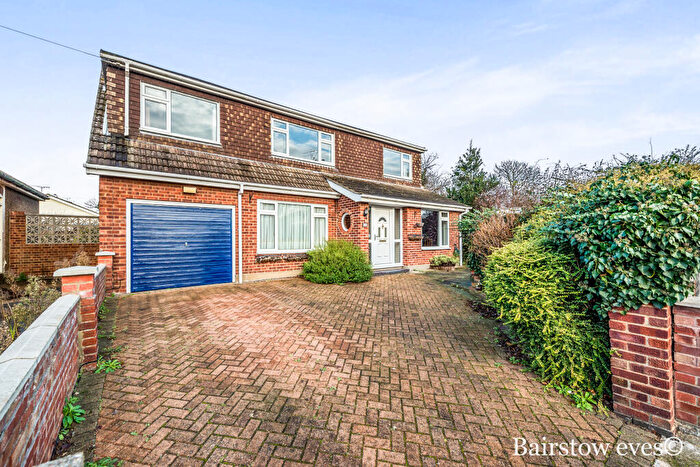 3 Bedroom House To Rent In Orchard Drive, Grays, RM17