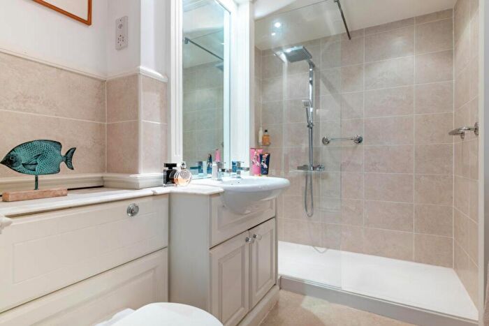 1 Bedroom Flat For Sale In Grand Parade, Bath, BA2