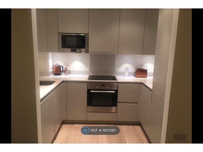 2 Bedroom Flat To Rent In Saffron Central Square, Croydon, CR0