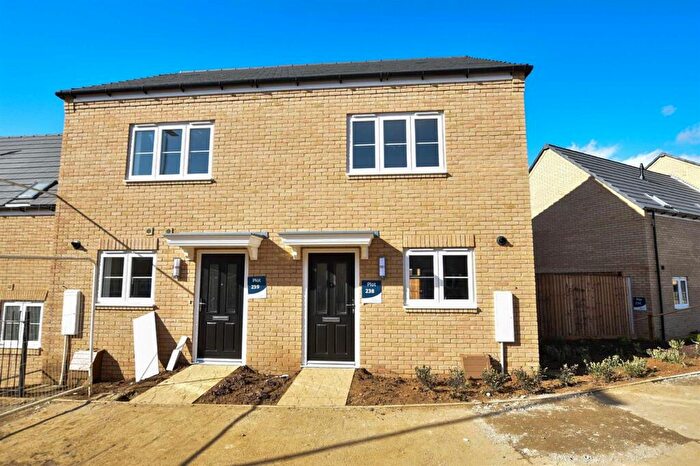 2 Bedroom Semi-Detached House To Rent In Irthlingborough Road North, Wellingborough, NN8