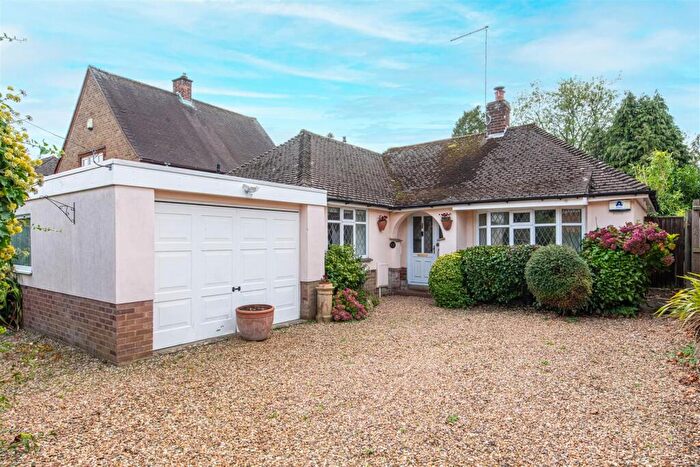 3 Bedroom Bungalow For Sale In Lumbertubs Lane, Northampton, NN3