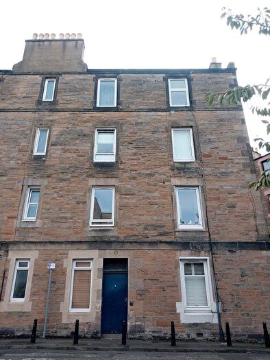 1 Bedroom Flat To Rent In Dalgety Road, Edinburgh, Midlothian, EH7
