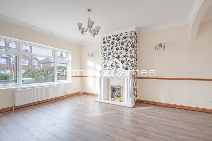 6 Bedroom Semi Detached House To Rent In Long Lane, Bexleyheath, DA7