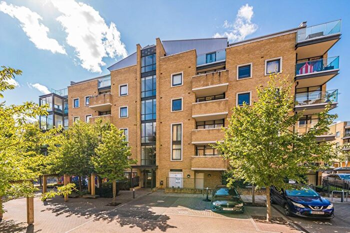 2 Bedroom Flat To Rent In Frazer Nash Close, Isleworth, TW7