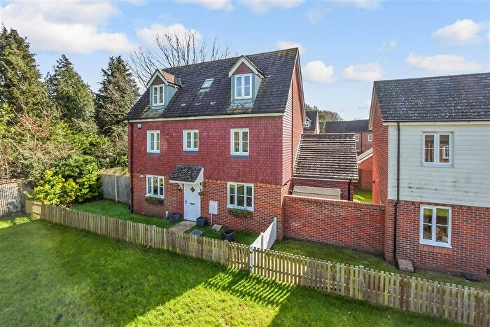 5 Bedroom Detached House For Sale In The Farrows, Maidstone, Kent, ME15