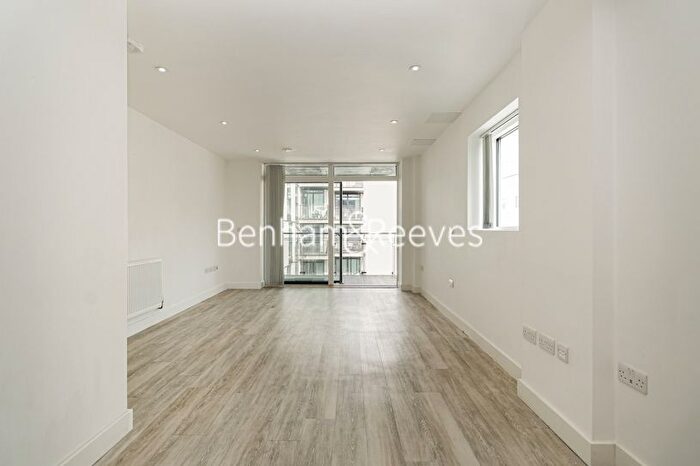 2 Bedroom Flat To Rent In Habito, Hounslow, TW3