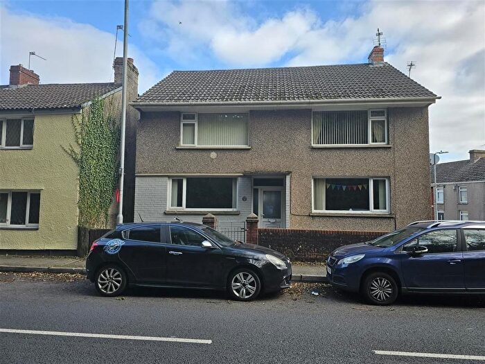 2 Bedroom Flat For Sale In Maesteg Road, Tondu, Bridgend, CF32