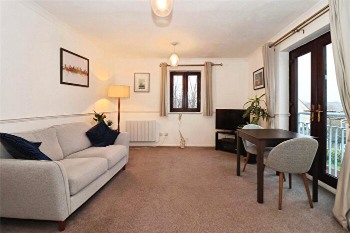 2 Bedroom Flat For Sale In Taylor Close, Kingswood, Bristol, Gloucestershire, BS15