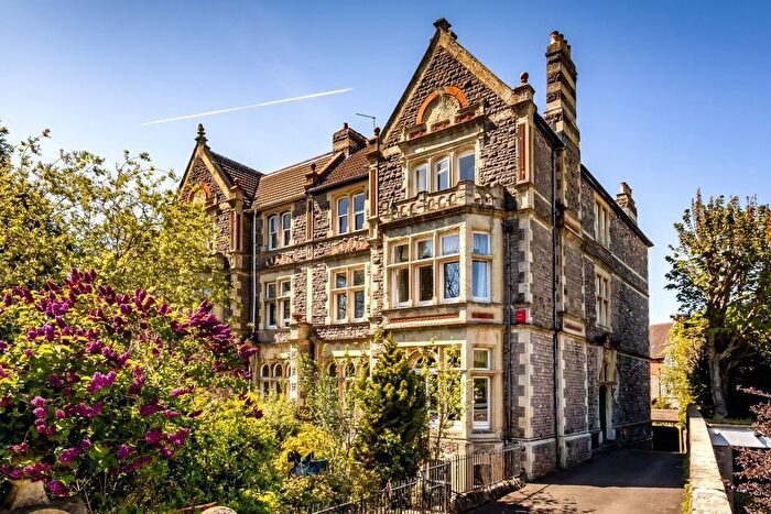 2 Bedroom Flat For Sale In Downleaze, Stoke Bishop, Bristol, BS9