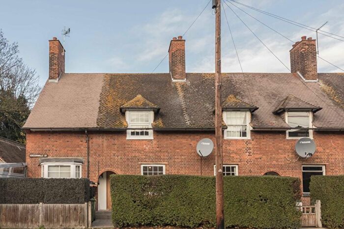 3 Bedroom Flat To Rent In Erconwald Street, Shepherds Bush, W12