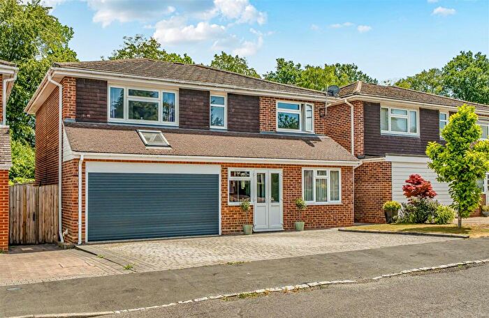4 Bedroom Detached House For Sale In The Brambles, Crowthorne, Berkshire, RG45
