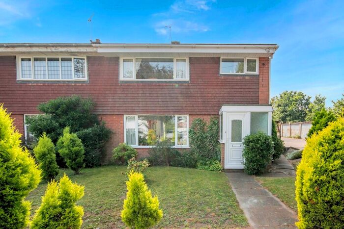 3 Bedroom Semi-Detached House For Sale In Pilgrim Close, Ranby, Retford, DN22