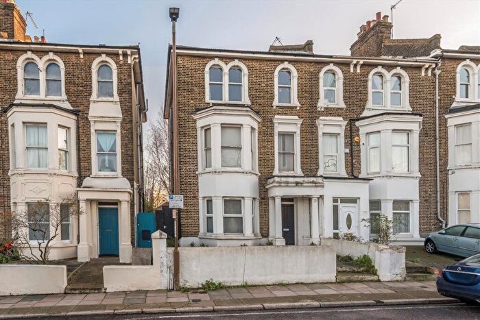 2 Bedroom Flat For Sale In Charlton Church Lane, Charlton, SE7