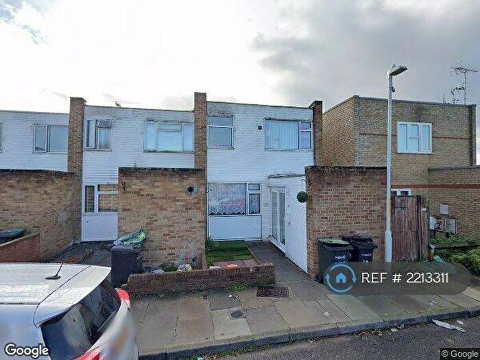 3 Bedroom Semi-Detached House To Rent In Tooley Street, Northfleet, Gravesend, DA11