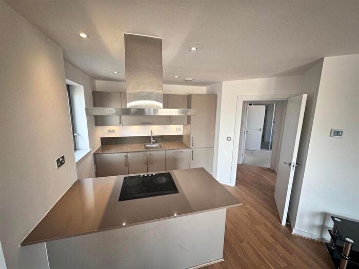 3 Bedroom Flat To Rent In Eden Apartment, E14