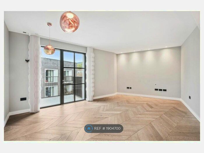 2 Bedroom Flat To Rent In Cleveland Street, London, W1T