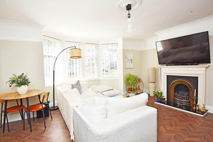2 Bedroom Flat For Sale In Glebe Road, Harrogate, HG2