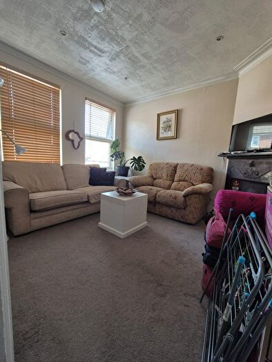 2 Bedroom Maisonette To Rent In Lyham Road, London, SW2