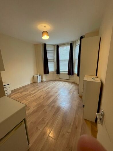 Studio To Rent In Richborough Road, London, NW2