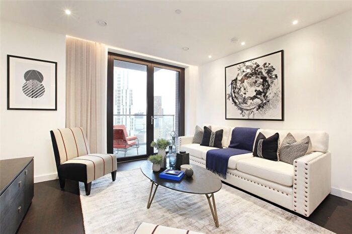 3 Bedroom Flat To Rent In Thornes House, - Ponton Road, SW8