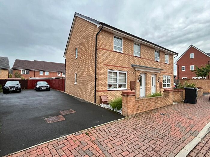 3 Bedroom Semi-Detached House To Rent In Tivington Lane, Leicester, LE4