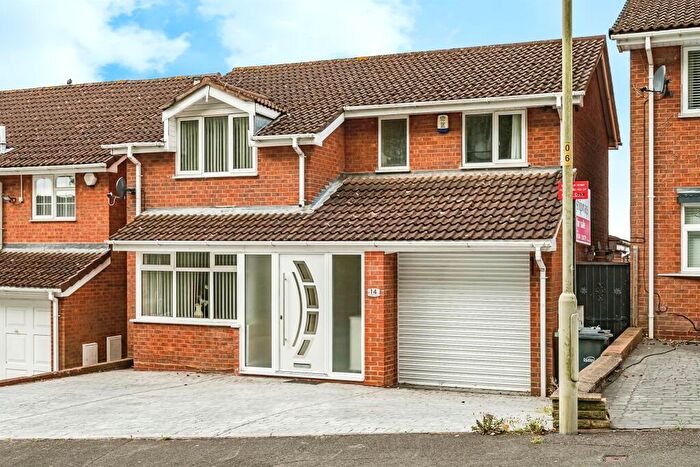 4 Bedroom Detached House For Sale In Aintree Way, Dudley, DY1