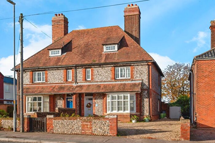 5 Bedroom Semi-Detached House For Sale In Norwich Road, North Walsham, NR28