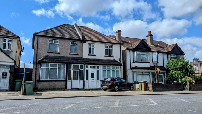 3 Bedroom End Of Terrace House To Rent In London Road, Wallington, SM6