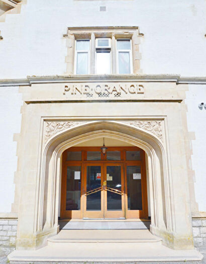 1 Bedroom Flat For Sale In Bath Road, Bournemouth, Dorset, BH1