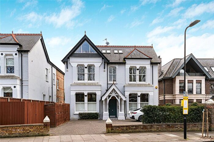 2 Bedroom Flat For Sale In Carlton Road, London, W5
